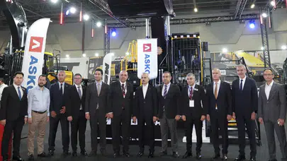 Bakan Uraloğlu, KOMATEK 2026 Fuarı'nı ziyaret etti