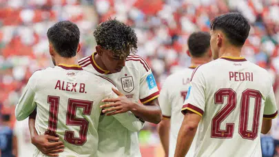 İspanya, Uruguay'ı 1-0 mağlup ederek Dünya Kupası'nda son 32'ye kaldı