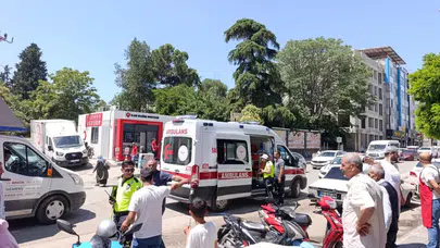 Adıyaman'da otomobil ile motosiklet çarpıştı : Sürücü hastaneye kaldırıldı