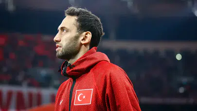 Hakan Çalhanoğlu, Türkiye'ye döner dönmez açıklama yaptı