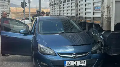Siirt'te otomobil tırın yakıt deposuna çarptı