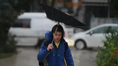 Meteoroloji alarm verdi : Sağanak geliyor, kuvvetli rüzgara dikkat !