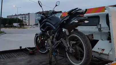 Edirne'de motosiklet sürücüsüne abartılı egzoz nedeniyle 27 bin lira ceza yazıldı