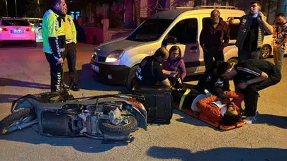 Aksaray'da paniğe kapılan motokurye, motosikletiyle birlikte devrildi