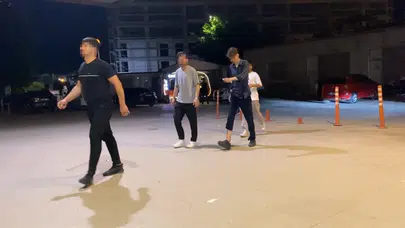 Bursa'da parktaki gençlere pompalı tüfekle saldırı : 10 kişi yaralandı