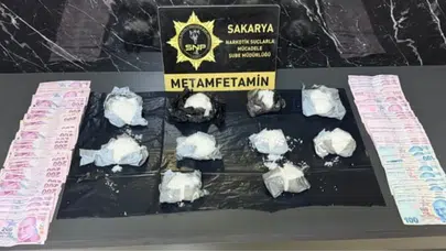 Sakarya'da otoyol gişelerinde uyuşturucu operasyonu : 3 şüpheli gözaltına alındı