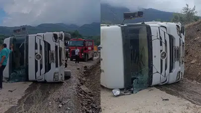 Osmaniye'de tır yol kenarındaki yamaca çarptı, sürücü yaralandı