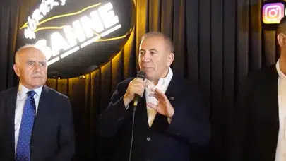 CHP İstanbul İl Başkanlığı üye katılım töreni düzenledi : Gürsel Tekin yeni üyelere rozet taktı