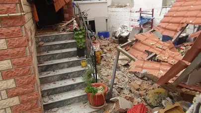 Silivri'de fırtına dehşeti: Metruk binanın duvarı evin üzerine çöktü