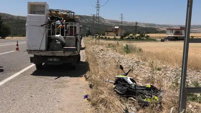 Adıyaman'da kamyonet ile motosiklet çarpıştı : 1'i ağır 2 yaralı