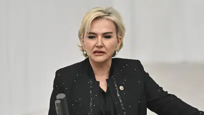 CHP’den istifa eden Nimet Özdemir AK Parti’ye katıldı