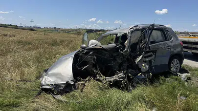 Edirne'de kaza : Araçlar tarlaya savruldu