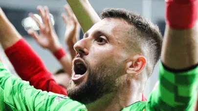 Tunay Meral'dan Karşıyaka'ya veda!