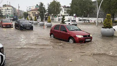 Tokat'ta sağanak ve kuvvetli rüzgar etkili oldu