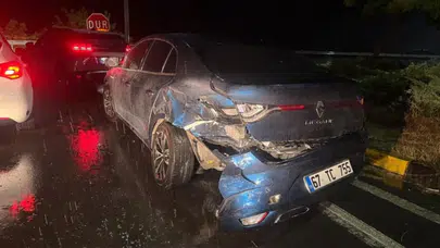 Zonguldak'ta iki otomobil kavşakta çarpıştı : 5 yaralı