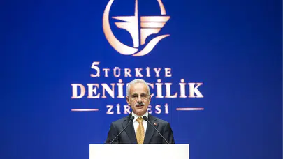 Bakan Uraloğlu, 5. Türkiye Denizcilik Zirvesi'nde açıklamalarda bulundu