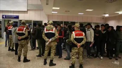 Çanakkale’de göçmen kaçakçılığı operasyonu : 37 düzensiz göçmen yakalandı