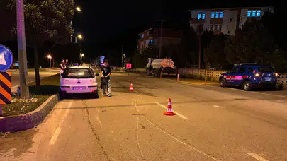 Kastamonu'da trafik kazası : Çarpışan iki otomobilin sürücüleri yaralandı