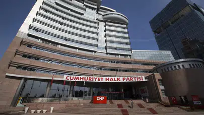 CHP'de 7 il başkanı görevden alındı