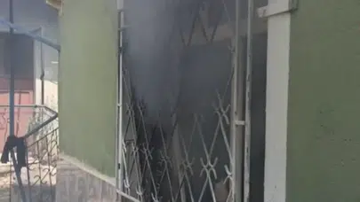 Konya’da yangın paniği : Yangında evde mahsur kalan 5 çocuk son anda kurtarıldı