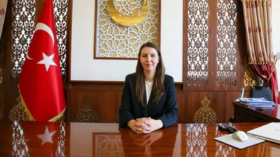 Van Gürpınar'ın ilk kadın kaymakamı görevine başladı