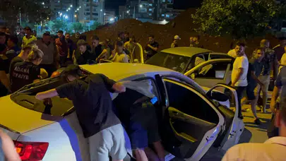 Adana Kozan'da zincirleme kaza : 3 otomobil çarpıştı, 7 kişi yaralandı