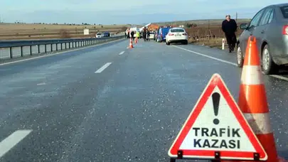 Zonguldak'ta hafif ticari araç devrildi : 3 yaralı