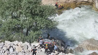 Habur Çayı'na düşen genci arama çalışmaları sürüyor