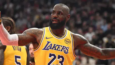 Basketbolcu LeBron James, NBA'de 4. farklı takımda forma giyecek