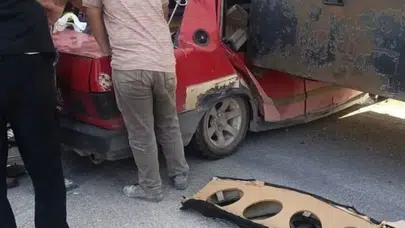 Konya’da otomobil tırın altına girdi : 2 ölü 2 yaralı