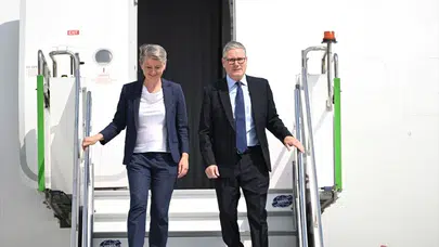 İngiltere Başbakanı Starmer, NATO Zirvesi için Ankara'ya geldi