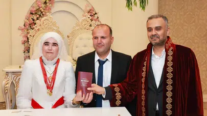 Kahramanmaraş'ta görme engelli iki öğretmen dünyaevine girdi