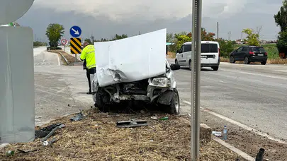 Konya Meram'da iki otomobil çarpıştı : 1'i ağır 5 yaralı