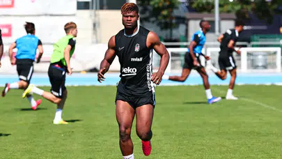Emmanuel Agbadou takımla çalışmalara katıldı