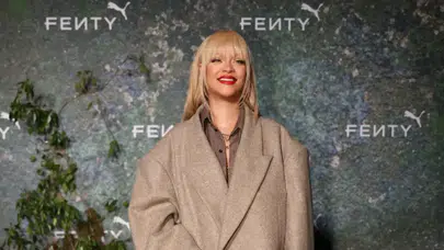Rihanna'dan şok hamle : Ankara Havalimanı'nı takip etti