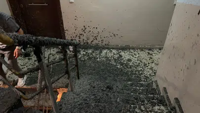 Arnavutköy'de inşaatta beton dökülürken yan binanın duvarı patladı : Beton içeri doldu