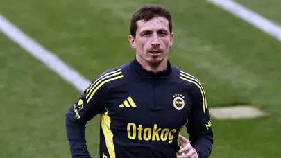 Fenerbahçe'de Mert Hakan Yandaş ile devam ediliyor
