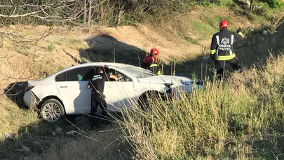 Konya'da otomobil şarampole yuvarlandı : 1'i bebek 3 yaralı