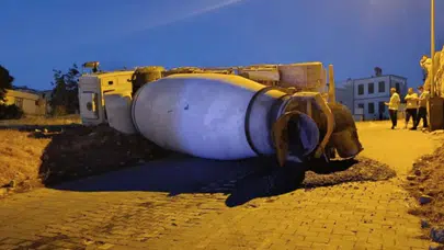 Kahramanmaraş'ta yokuş aşağı giden beton mikseri devrildi : 1 yaralı