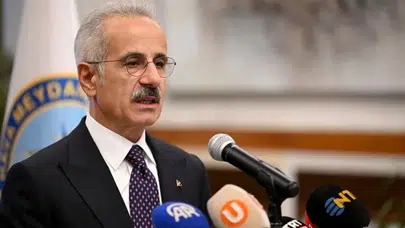 Bakan Uraloğlu, Pamukova YHT İstasyonu'nda
