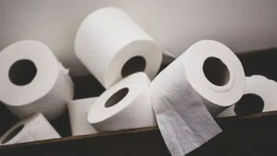 Bavula bir rulo tuvalet kağıdı koyanların sayısı artıyor! İşte hayatınızı kolaylaştıran o neden