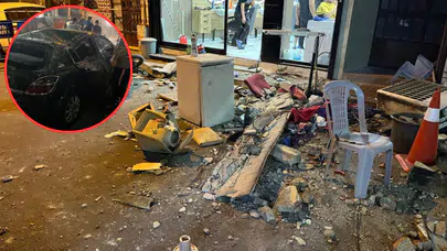 Çatıdan düşen parçalar araçlara zarar verdi