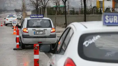 Ehliyet için kredi dönemi başladı : Sürücü kursu ücretleri 45 bin TL'yi buldu !