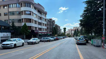 Ankara Çankaya'da aracının kontrolünü kaybeden sürücü 7 otomobile çarptı