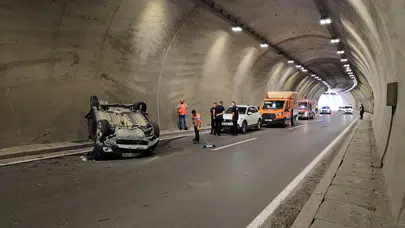Zonguldak'ta tıra ve tünel duvarına çarpan otomobil takla attı : 2 kişi yaralandı