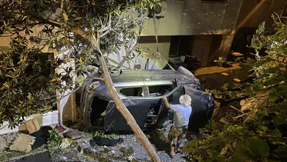 Kocaeli'de apartman boşluğuna düşen otomobil hurdaya döndü : 2 yaralı