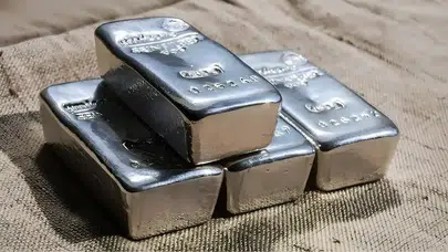 Gümüş fiyatlarında düşüş devam ediyor mu? Zirve noktasından yarı yarıya eridi