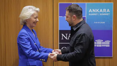 AB Komisyonu Başkanı von der Leyen, Zelensky ile bir araya geldi