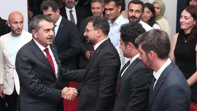Bakan Tekin, öğretmen adaylarıyla buluştu