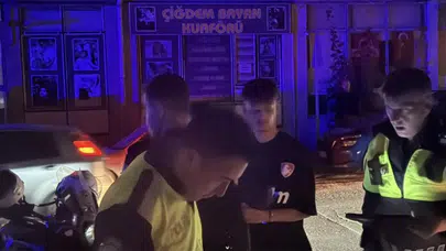 Eskişehir'de polisten kaçan motosiklet sürücüsü kaza yaptı